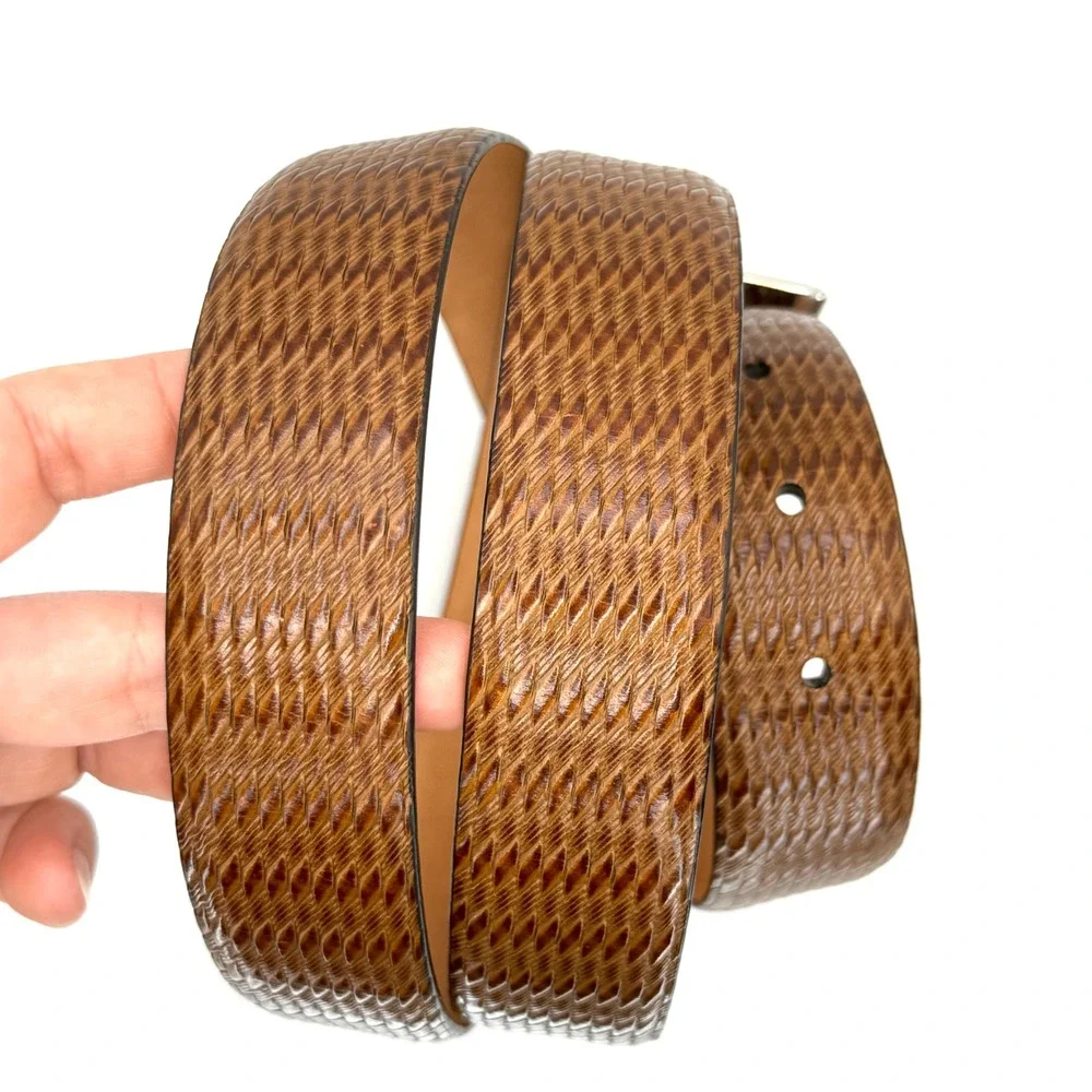 Trafalgar Eastham Mens 44 Brown Italian Calfskin Leather Woven Embossed Belt USA